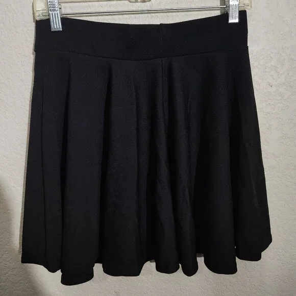 Urban Coco Pleated Flared Skater Skirt Medium Black - Picture 4 of 11